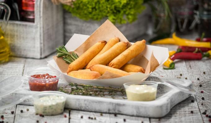 Embutidos en masa de patata y queso