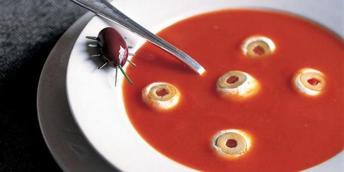 Platos para Halloween: sopa de tomate con los ojos
