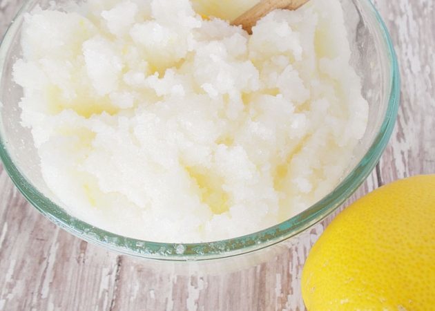 exfoliante de azúcar con el aroma de limón
