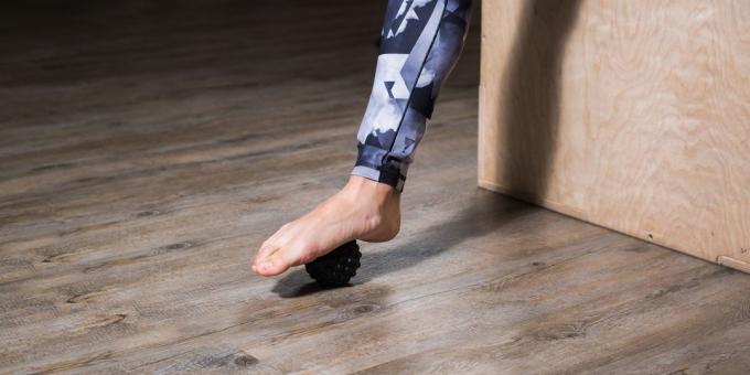 Ejercicios para los pies planos: Bola del masaje