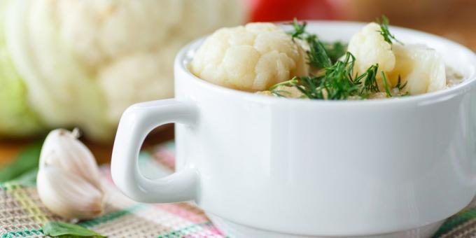 Sopa de patata con setas coliflor