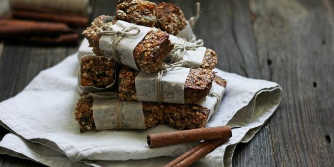 Barritas de avena con nueces, semillas y chocolate