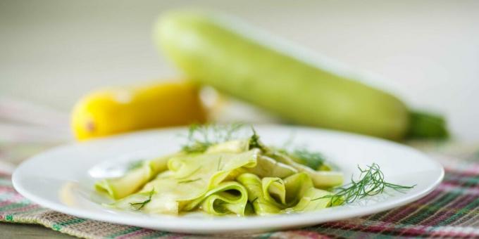 Calabacín marinado con salsa de soja