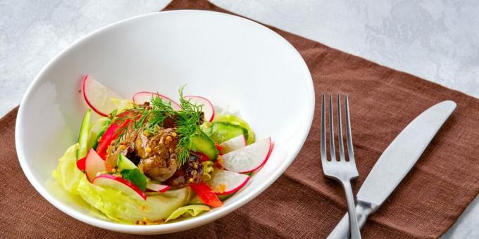 Ensalada de hígado de ternera con verduras