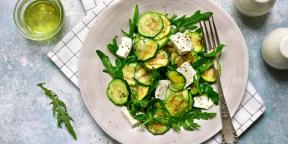 Ensalada con calabacín, rúcula, queso feta y aderezo de limón