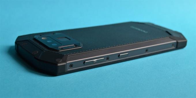 Doogee S70: cara lateral
