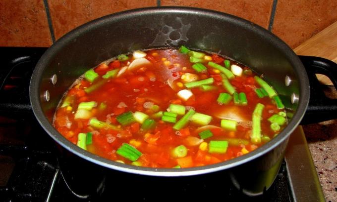 Añadir las verduras a la sopa