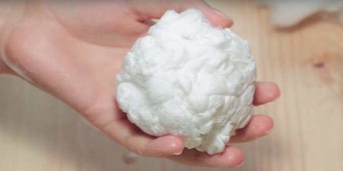 Muñeco de nieve con sus propias manos: crear una bola de algodón