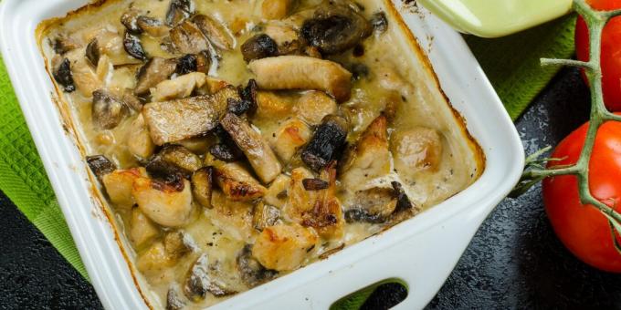 Pollo con patatas, champiñones y mozzarella al horno: una receta sencilla