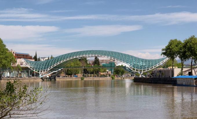 Puente de la paz de Tbilisi