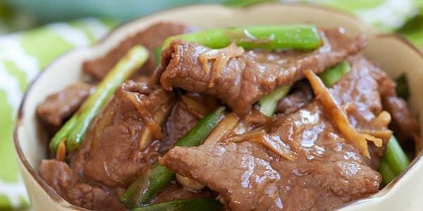 Cubra con recetas de jengibre: Carne de vaca en salsa de jengibre