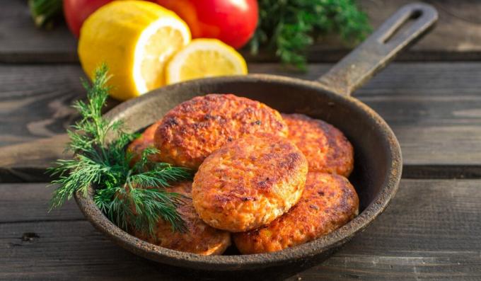 Tortas de pescado sin harina con verduras