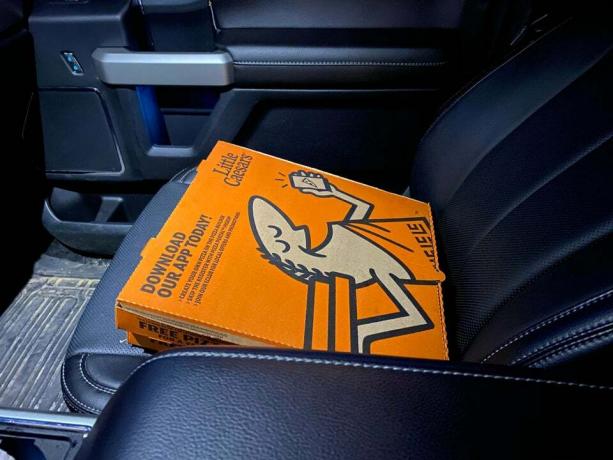 truco de vida: pizza caliente en el asiento