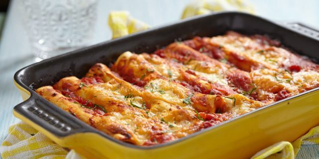 Canelones con pollo picado, al horno