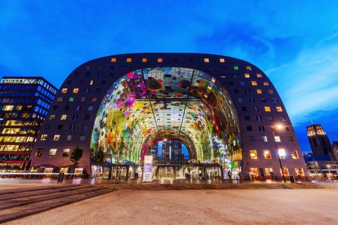 arquitectura europea: Markthal en el mercado de Rotterdam Blaak