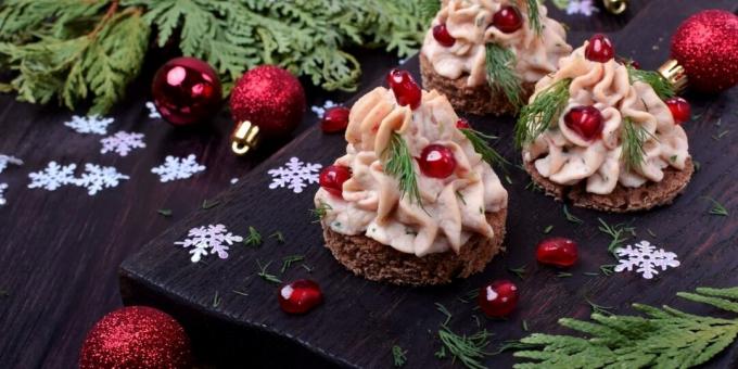 Canapés de año nuevo con paté