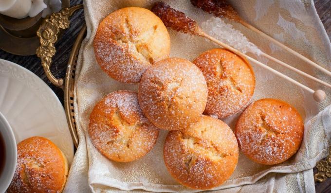 Muffins simples con crema agria