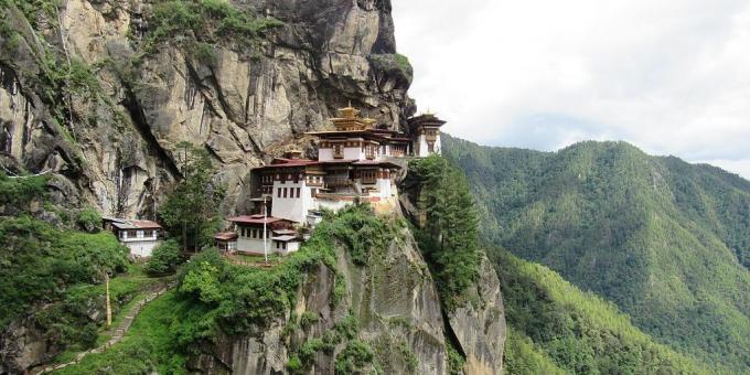 territorio asiático atrae a los turistas a sabiendas monasterio Taktshang, Bután