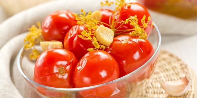 Cómo conservar en vinagre los tomates, el ajo, el rábano picante y granos de mostaza