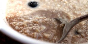 La harina de avena rápida: cómo preparar el desayuno frío y caliente durante 5 minutos