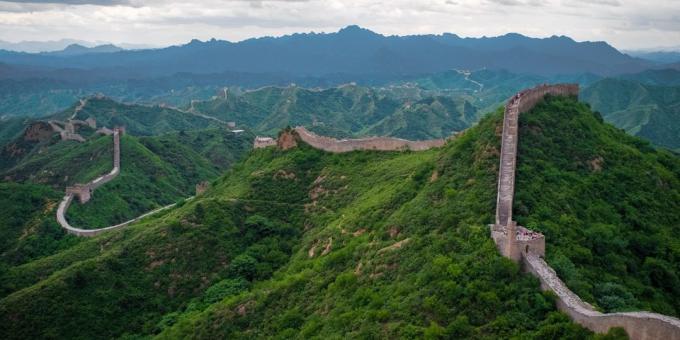 territorio asiático no es en vano atraer a los turistas: la Gran Muralla, China