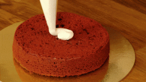 Cómo cocinar un pastel de "terciopelo rojo" el 8 de marzo