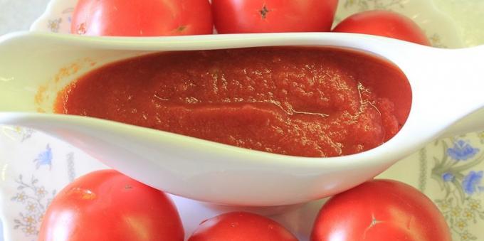 la salsa de tomate hecha en casa con las manzanas