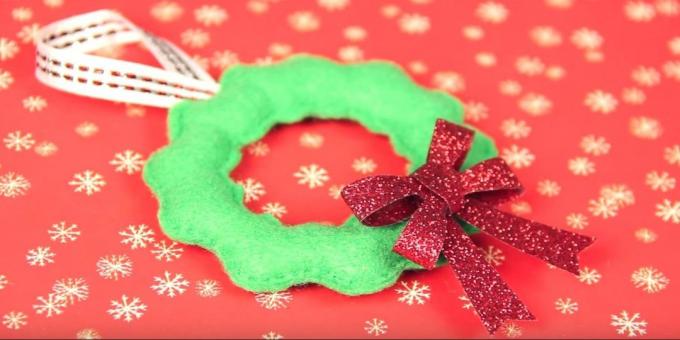 Juguetes de Navidad con sus propias manos: Coser y arco de juguete decorar