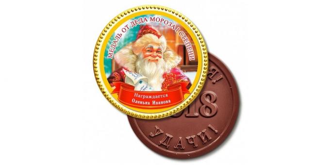 Regalos para el Año Nuevo: medalla de chocolate
