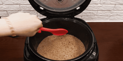 Cómo cocinar gachas de trigo en multivarka