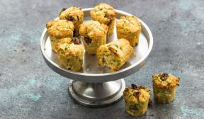 Muffins de calabacín con tocino y cebolla