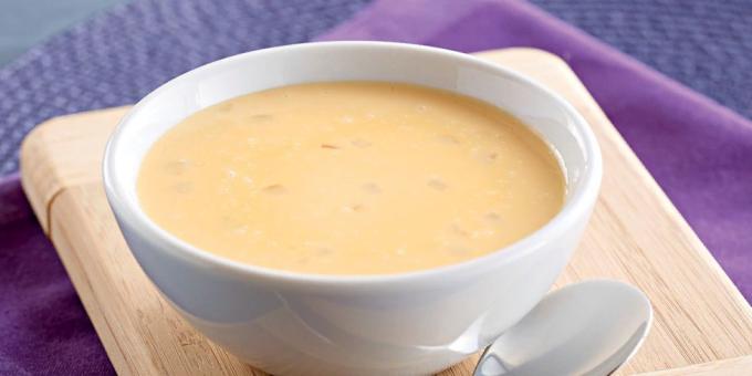 Sopa con queso derretido - sabrosa y barata