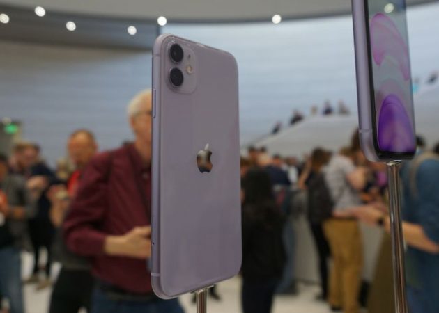 11 iPhone en la coloración lila