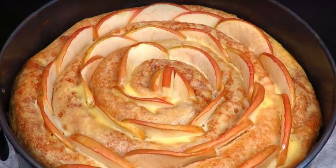 torta de panqueque con queso cottage y el relleno de manzana: Recetas