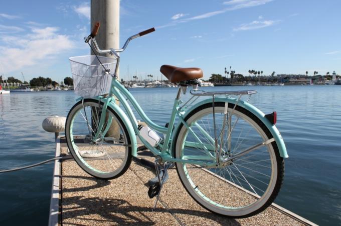 Bicicletas de ciudad saludable humano femenino