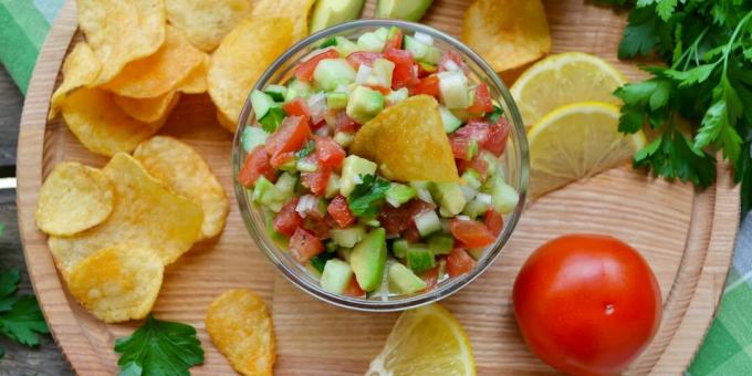 Salsa De Aguacate Con Tomates