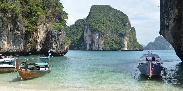 territorio asiático atrae a los turistas a sabiendas: Phi Phi Island, Tailandia