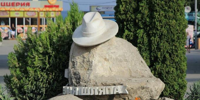 Atracciones de Anapa: monumento al Sombrero Blanco