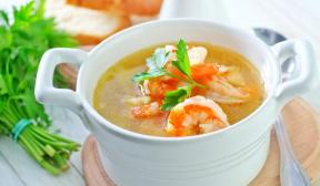 Deliciosa sopa de pescado con gambas