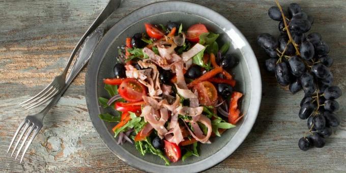 Ensalada con tocino y uvas