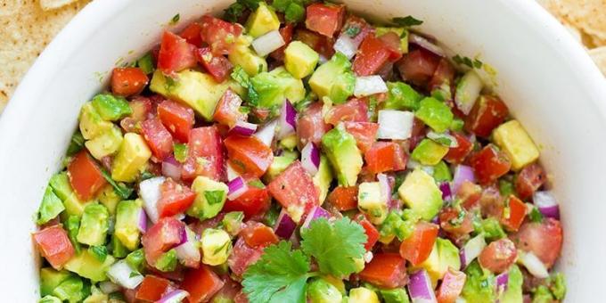 Salsa de aguacate y tomate