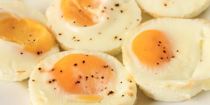 simples huevos cocidos en el horno