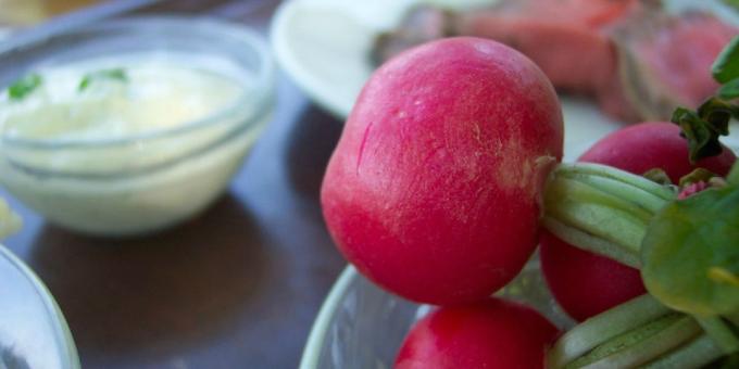 ¿Qué puede sustituir la mayonesa, si usted está en una dieta: salsa de yogur con jugo de limón 