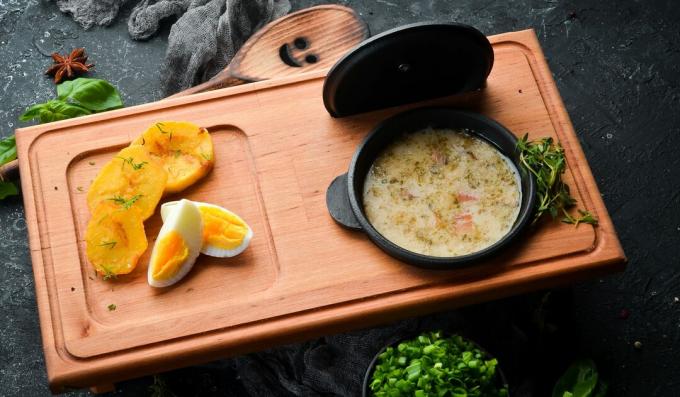 Sopa de huevo con tocino